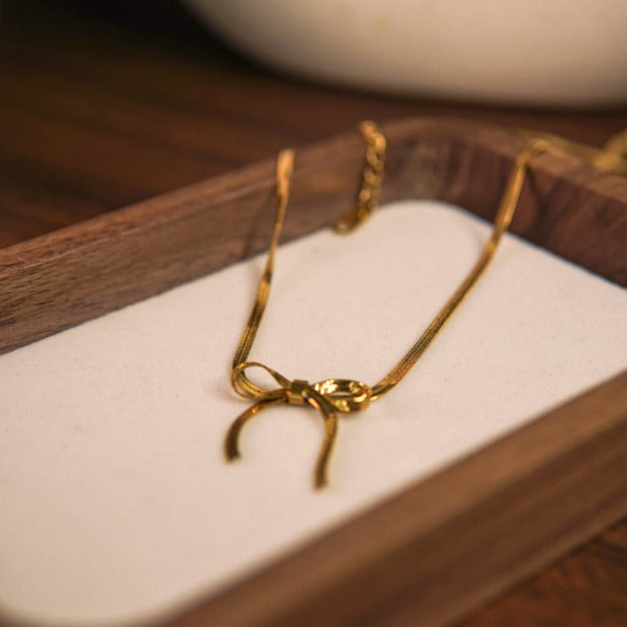 Bow Necklace