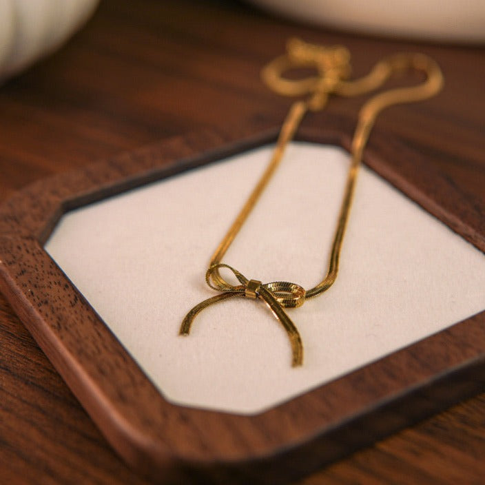 Bow Necklace