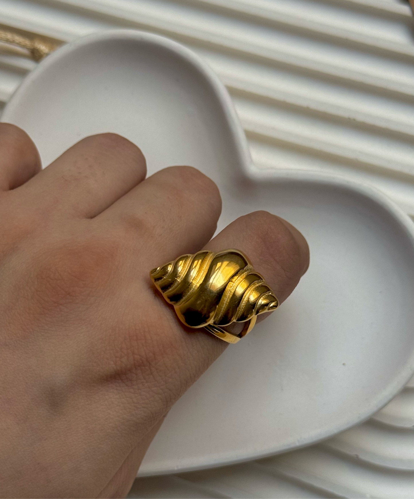 Croissant Ring